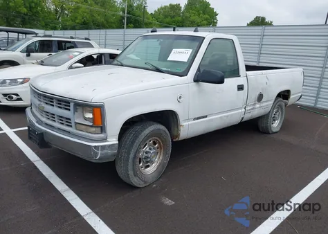 2000 Chevrolet C3500 Chassis from USA, damaged, VIN 1GBGC34R9YF438285